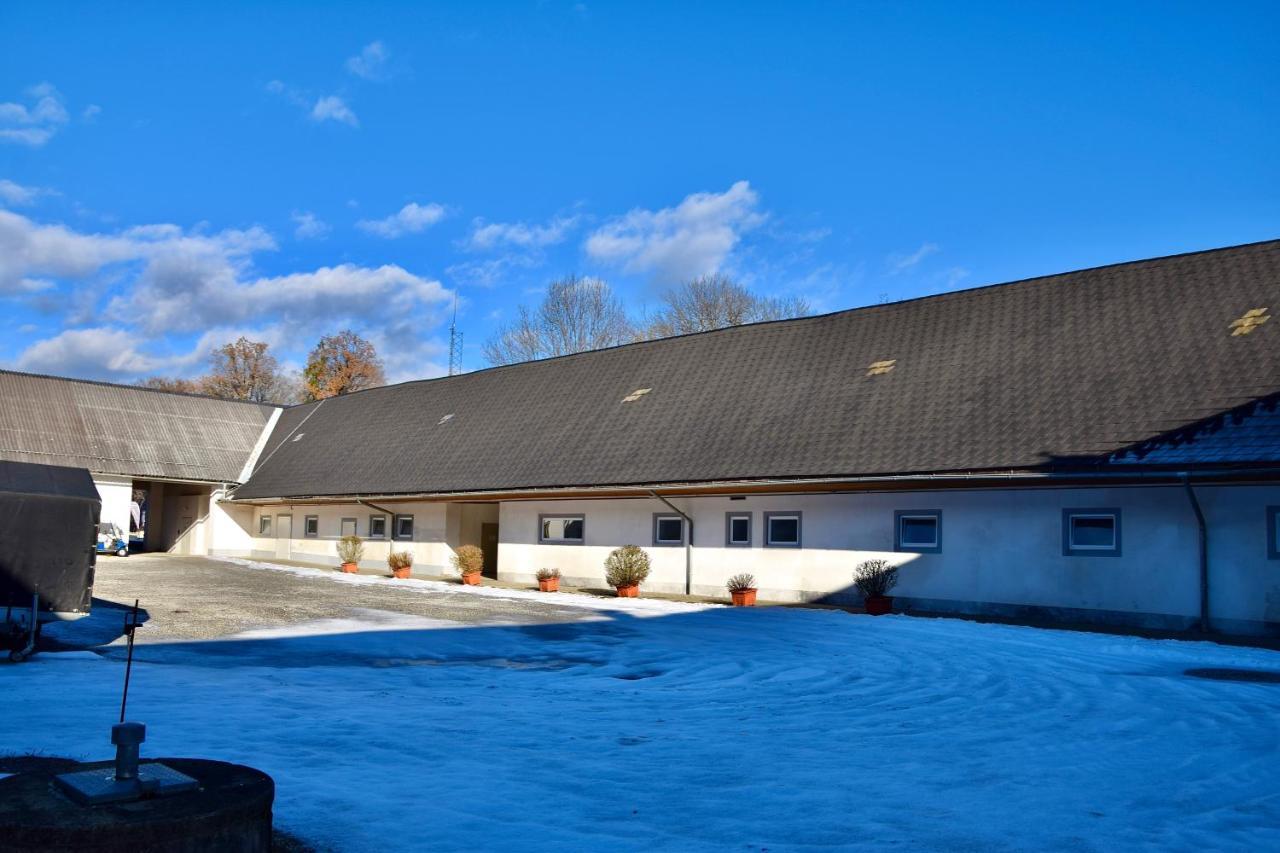 Golf-Appartement Gleisdorf Exterior photo